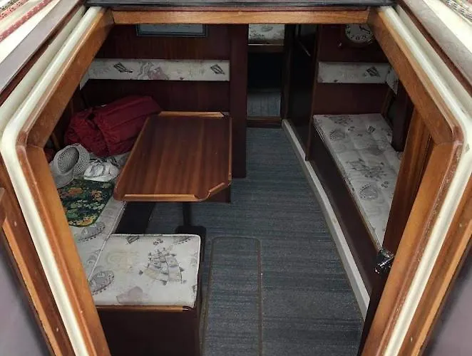 보트호텔 Aqua Enter36 Vitorlas