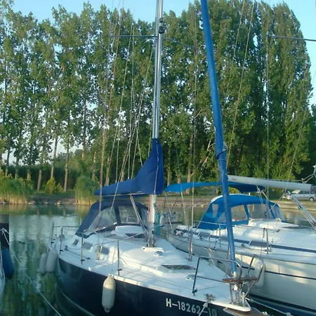 Aqua Enter36 Vitorlas * Budapešť